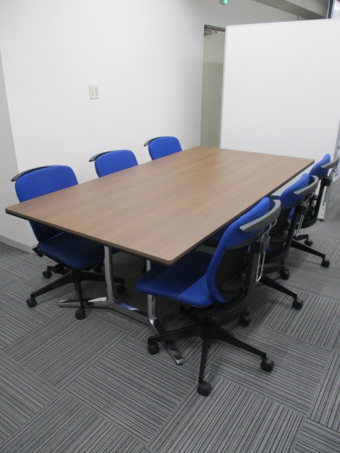 【売り切れ御免！】超人気！ミーティングテーブルのラティオIIとオフィスチェアのセットです！これ１つで会議室の什器が揃います！
                        ラティオⅡ
                                    中古
            