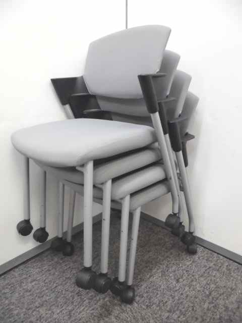 オカムラ製の【プロスタック】｜ミーティングスペースにピッタリ ！4台1セット特別価格！！
                        
                                    中古
            