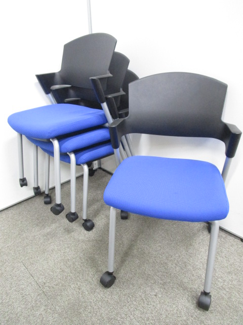 【セットでお得！】会議用チェアといえば！な一品■人気ブルー■軽くて動きも滑らか
                        プロッティ
                                    中古
            