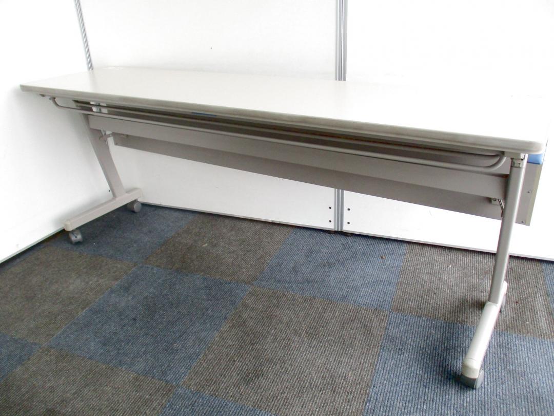 【訳有り品の為お安く！】使わない時は折りたたんで収納できます【キャスター付きで移動も楽々！】
                        
                                    中古
            