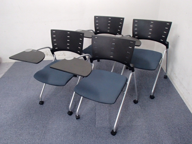 【セット商品】イトーキ製｜マノスチェア｜メモテーブル付きの便利なチェア！
                        マノス
                                    中古
            