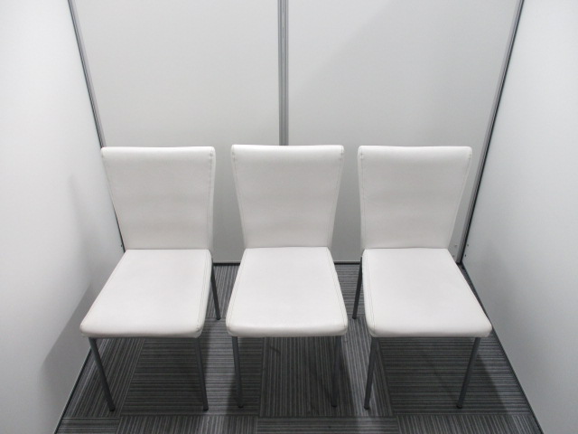 【お得なセット商品】清潔感溢れるホワイトのミーティングチェア！休憩室やミーティングルームへの導入がおすすめです！
                        
                                    中古
            