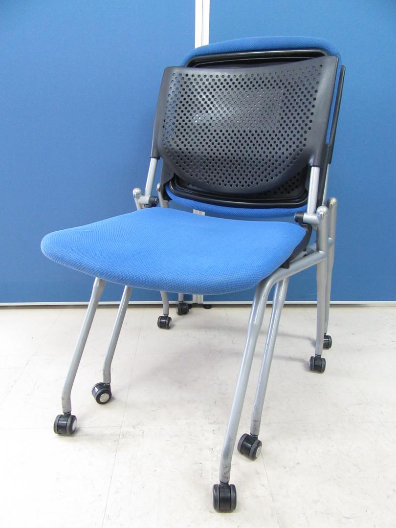 [セットで1,000円お買得に!!]岡村製作所(okamura) プロスタックチェア ブルー■座面を跳ね上げて収納可能!!会議後の後片付けもスムーズに!!
                        プロスタック
                                    中古
            