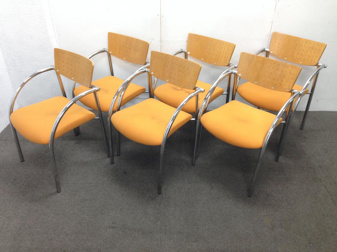 【お得な価格の6脚セット】温かみのあるオレンジ色で温かみのある空間を演出します！
                        
                                    中古
            