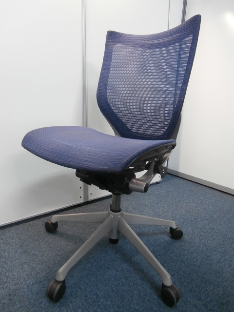 【おすすめ品！！3脚限定！！ブルー鮮やかな高級チェアの入荷です！！】
                        バロン
                                    中古
            