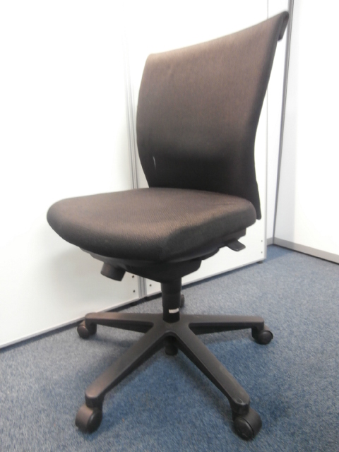 【価格と機能面を両立したマルチチェア】【F】
                        トレンザ
                                    中古
            