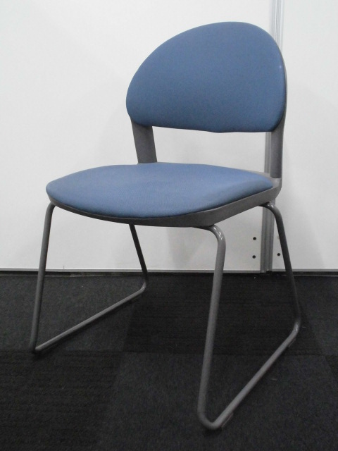 【残り限定2脚価格】積み重ね可能な万能スタッキングチェア　■　会議室や休憩スペースにいかがですか？【G】
                        その他シリーズ
                                    中古
            