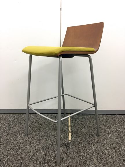 【希少在庫】オシャレなカウンターチェア入荷しました　オカムラ製	
                        
                                    中古
            
