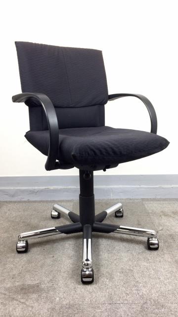 【中古】フィグラ 411222FA vitra/ヴィトラ 肘付ローバックチェア 192045