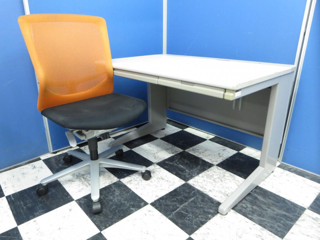 【これからの時期にお勧め！】機能性・通気性抜群のチェアとデスクのセット【1流メーカー品をお安く！】【中古オフィス家具】	
                        
                                    中古
            