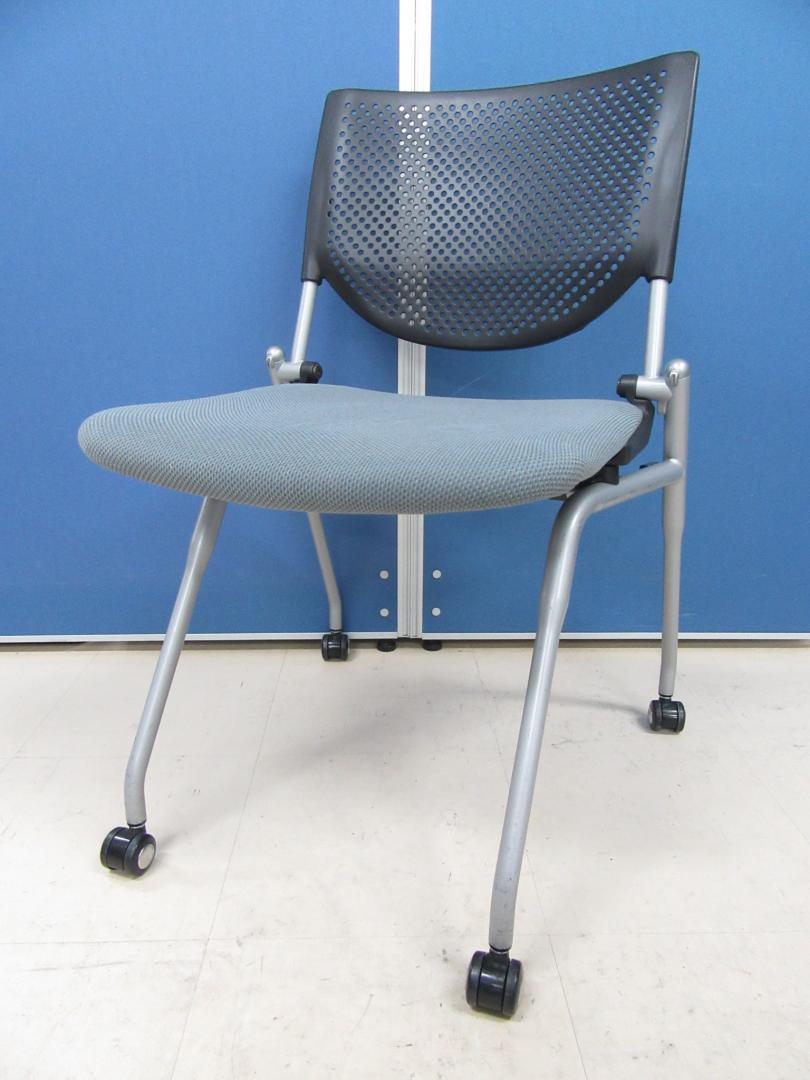 [4脚入荷!!]岡村製作所(okamura) プロスタックチェア グレー■座面を跳ね上げて収納可能!!会議後の後片付けもスムーズに!!
                        プロスタック
                                    中古
            