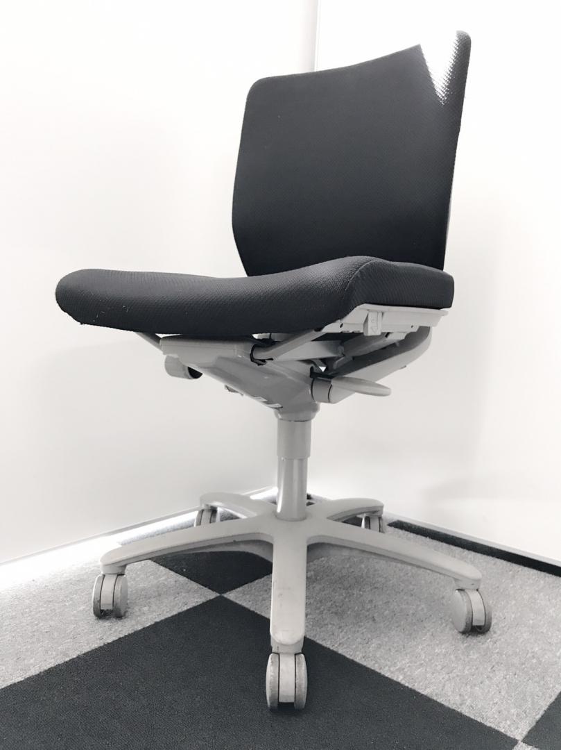 【多機能ながら絶妙なコストパフォーマンス】オカムラ製のアドフィットチェア8脚入荷！多機能の優秀なチェアながらこの価格はお勧めです！
                        アドフィット
                                    中古
            