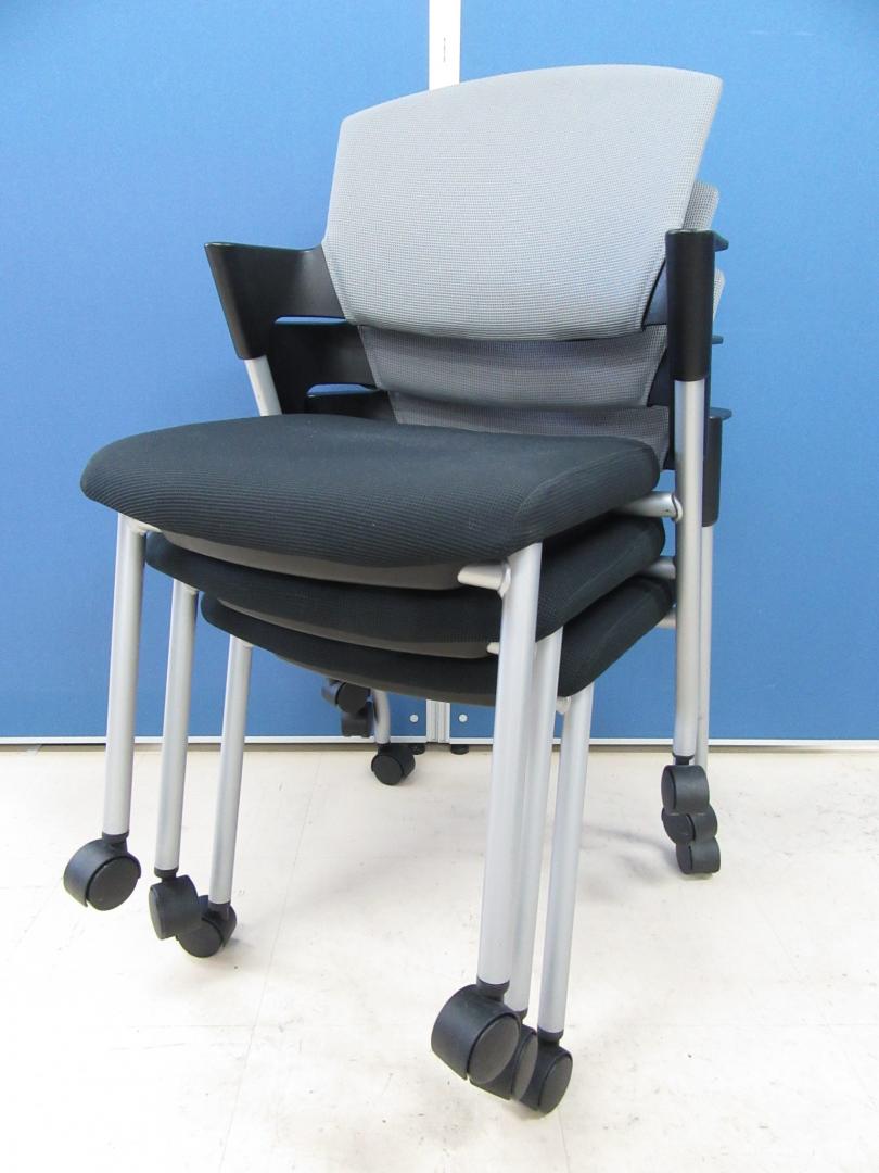 [単品購入￥15,000⇒セット購入￥13,500]コクヨ製 プロッティチェア(Protty)3脚セット■ソフトグレー■ふっくらした座面と肘掛けが人気で導入企業様多数!![1セット限定]
                        プロッティ
                                    中古
            