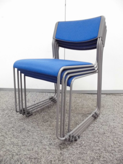 【セット商品】鮮やかブルーのスタッキングチェア！
                        
                                    中古
            