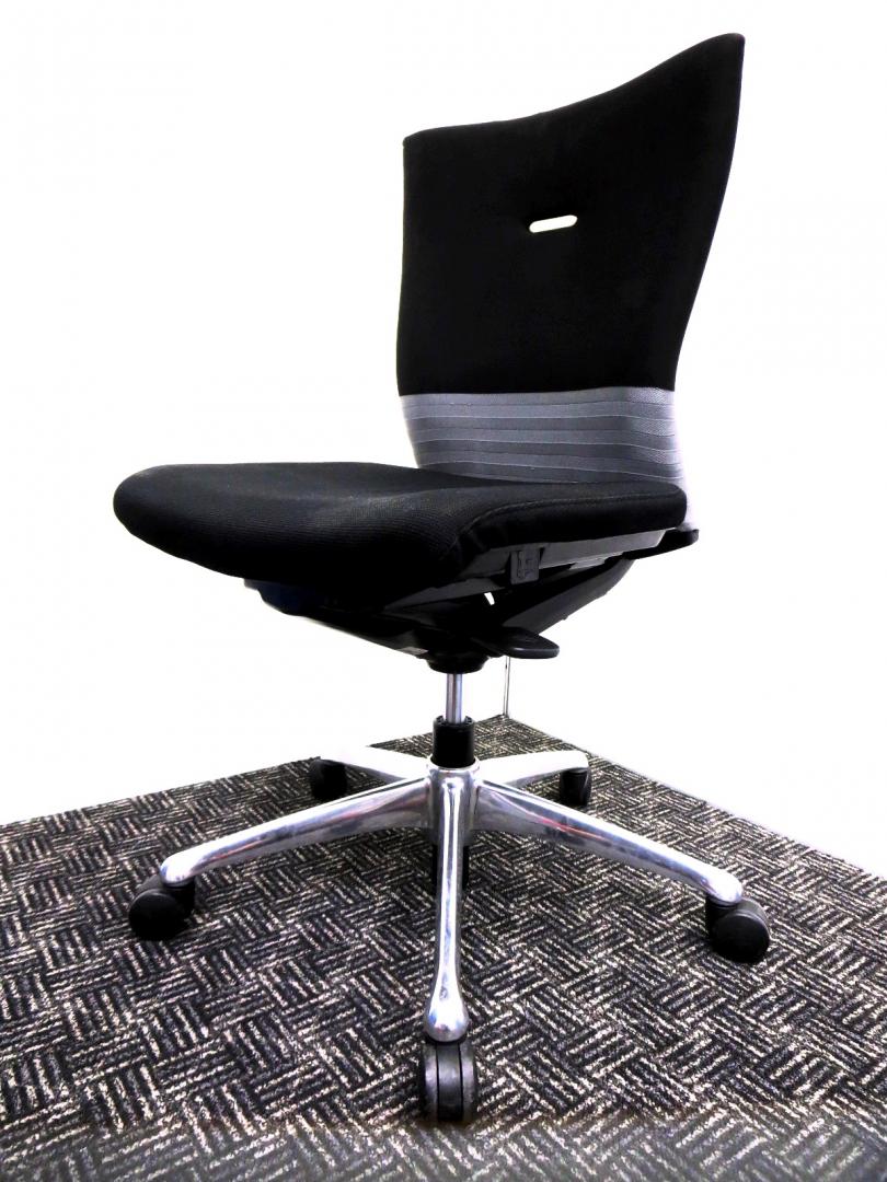 【大量入荷！！】
国内4大メーカーの大人気ブラックのチェアが大量入荷！
まとめてお探しの方！必見！！【中古オフィス家具】	
                        フィーゴ
                                    中古
            