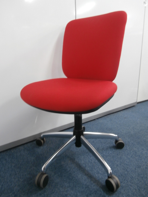 【先日訪問した会社の受付の女性が座っていました】情熱のレッドチェア【F】
                        
                                    中古
            