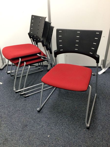 【4脚1セット】ご一緒にテーブルはいかがですか？
チェアーセット
                        
                                    中古
            