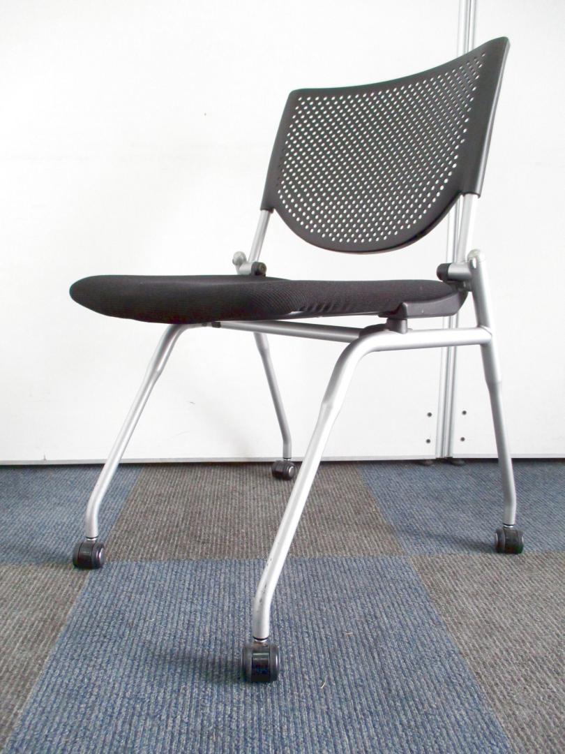 【人気のミーティングチェアが入荷しました！】水平に重ねられるネスティングチェア【会議やセミナー用におススメ！】
                        プロスタック
                                    中古
            