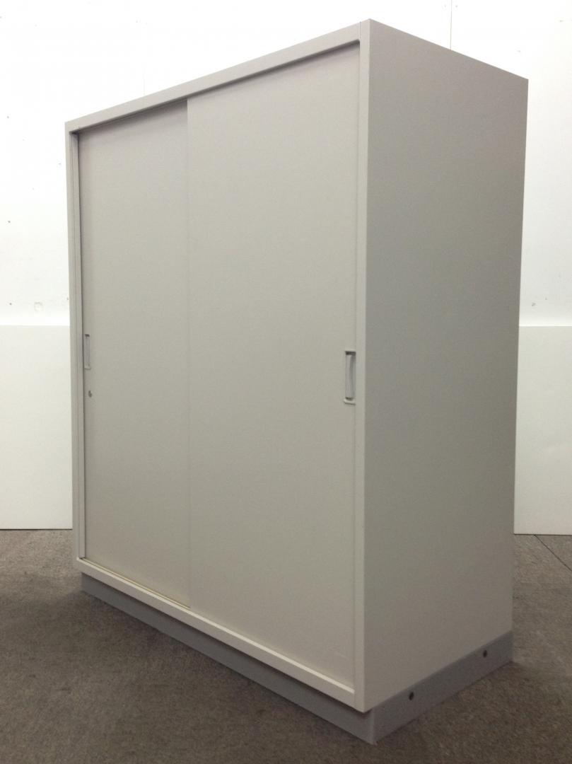 【定番書庫】スチール扉　引違書庫　イトーキ製【シンラインシリーズ】
                        シンライン
                                    中古
            