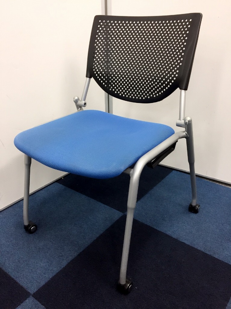 【ロングセラー商品】オカムラ製プロスタック入荷致しました！重ねられるタイプですので省スペースの優れもの！会議室、休憩室におススメですよ。
                        プロスタック
                                    中古
            