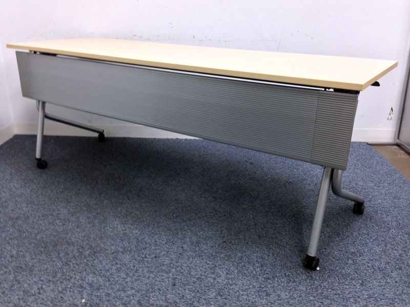 【ナチュラル天板が鮮やかな長机｜4台入荷】物の向上から会議の質の向上へ！
                        ネスティア
                                    中古
            