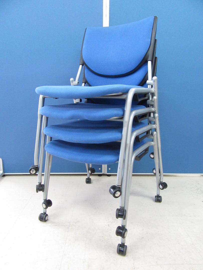 [4脚セットで2,000円お買い得!!][人気シリーズが入荷!!]岡村製作所製 スタッキングチェア4脚セット■垂直方向にスタック可能!!キャスター付で移動もらくらく!!一番人気のブルーカラーです!![背パッドタイプ]
                        プロスタック
                                    中古
            