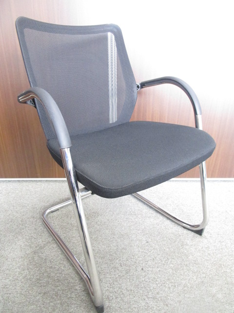 【4脚限定入荷!!】バロンチェア風 okamura製ミーティングチェア 3脚まで垂直スタック可能！【役員用チェア】
                        
                                    中古
            