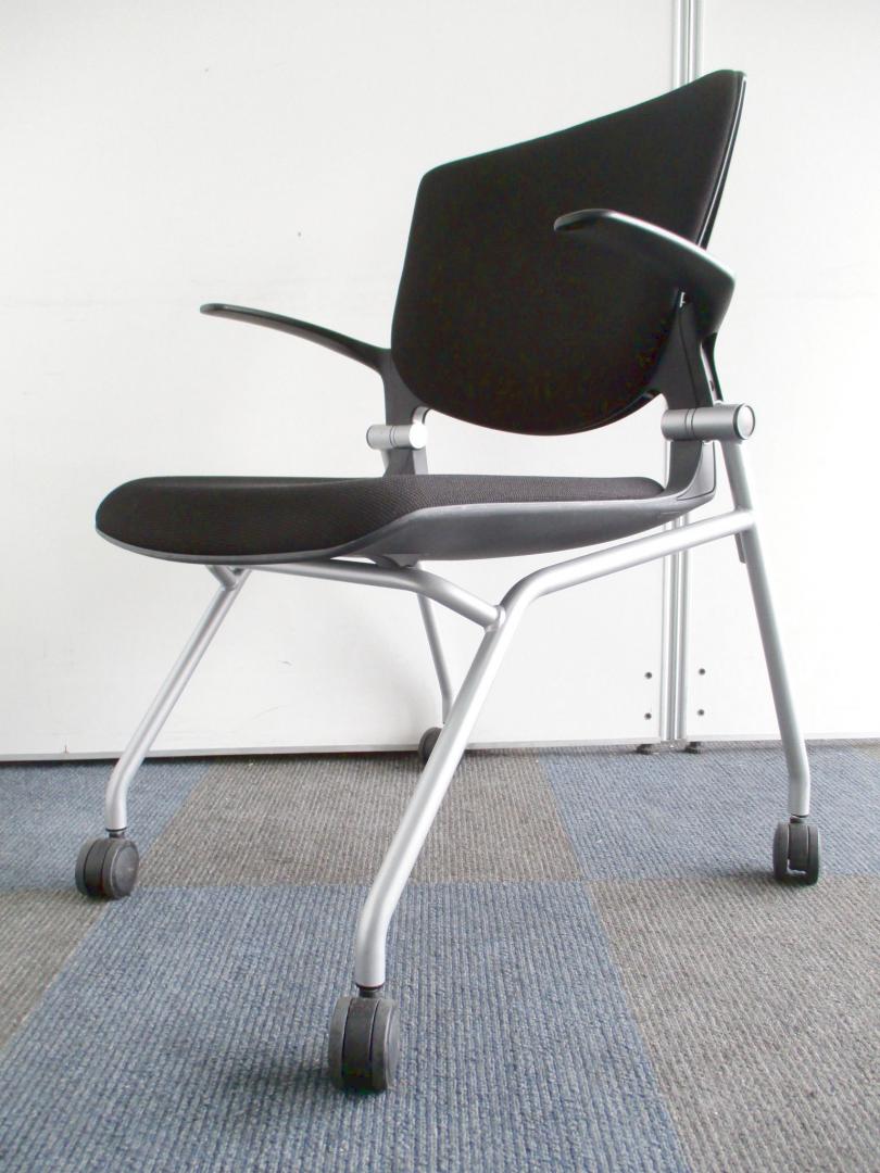 【2014年製!!】【ロット商品入荷】okamura製　スタッキングチェア　Grata(グラータ)ブラック【ネスタブル】
                        グラータ
                                    中古
            