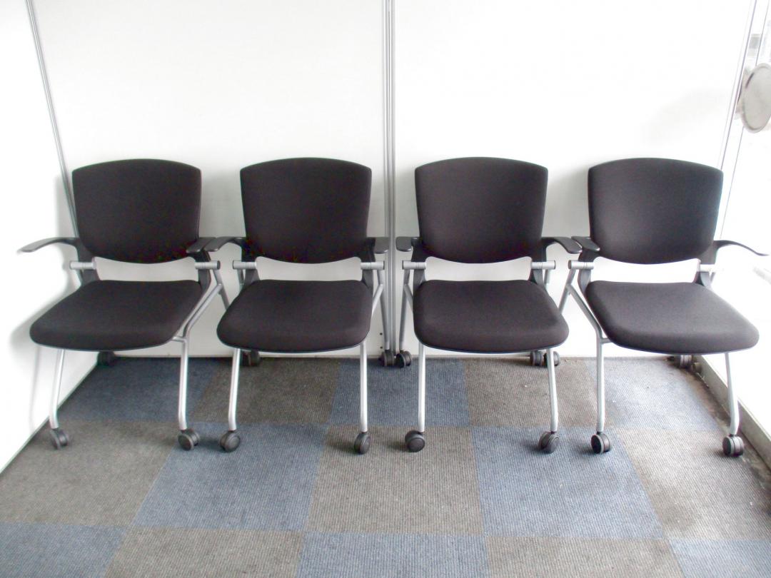 【4脚セット商品!!】【2014年製!!】okamura製　スタッキングチェア　Grata(グラータ)ブラック【ネスタブル】
                        グラータ
                                    中古
            