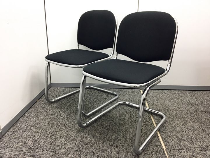 【セット商品！】【ブラック色でカッコ良いスタッキングチェア】
                        
                                    中古
            