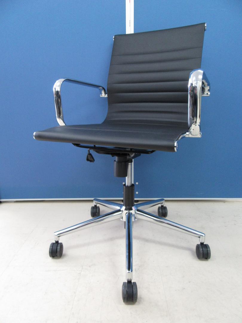 [状態良好品!!]井上金庫製 オフィスチェア BMSシリーズ■ミーティングスペースやロビー・ラウンジにおすすめ!!空間のアクセントに如何でしょうか!?[中古希少入荷!!]
                        BMSシリーズ
                                    中古
            