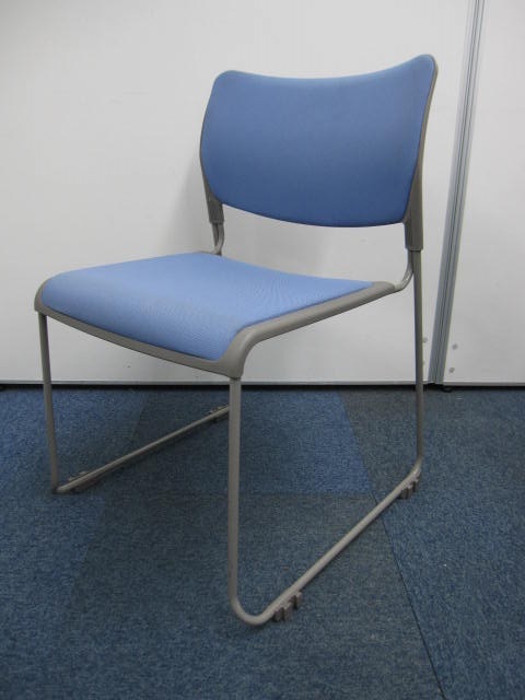 [20脚入荷!!]使い勝手のよいスタッキングチェアがロットで入荷!!
                        
                                    中古
            