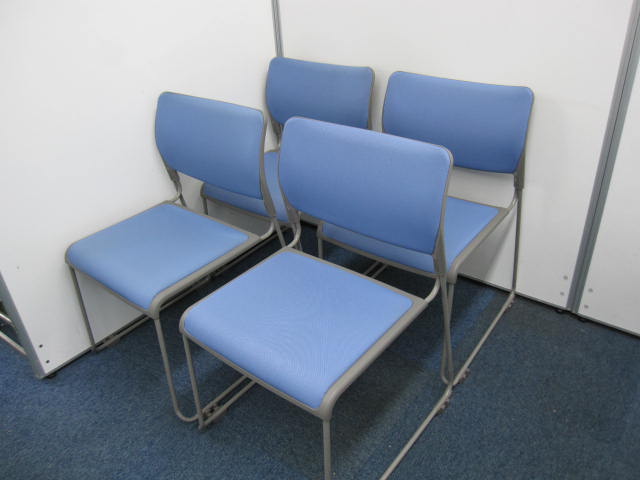 [お得な4脚セット!!]オカムラ製スタッキングチェアのセットです!!
                        
                                    中古
            