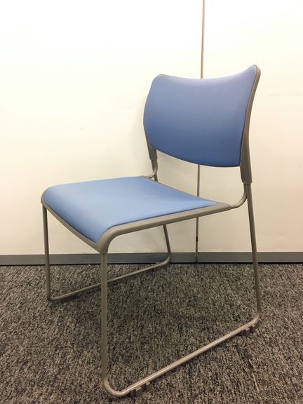 【176脚入荷！】【オカムラ製　スタッキングチェア】
                        
                                    中古
            