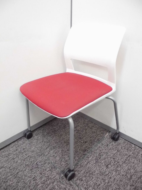 【4台入荷】コクヨ製｜鮮やかレッド×綺麗なホワイト色のチェア！
                        
                                    中古
            
