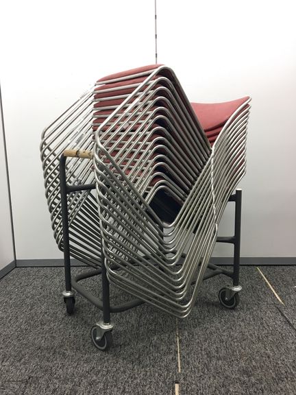 【セット商品！】【スタッキングチェア13脚＋専用台車】
                        
                                    中古
            