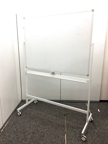 【1台入荷！】【W1200脚付きホワイトボード】
                        
                                    中古
            