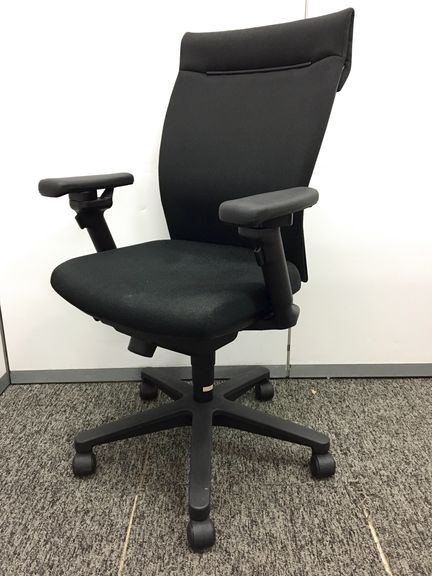 【1脚入荷！】【コクヨ製　肘付きハイバックタイプ　トレンザチェア】
                        トレンザ
                                    中古
            