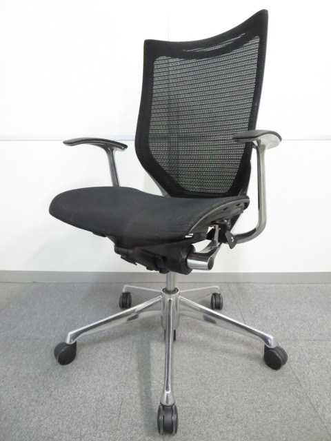 ■オカムラ　バロンチェア　ブラック（背・座メッシュ） ■デザインアーム付　ポリッシュフレーム　■先進のエルゴノミクスが生み出す快適な座り心地！
                        バロン
                                    中古
            