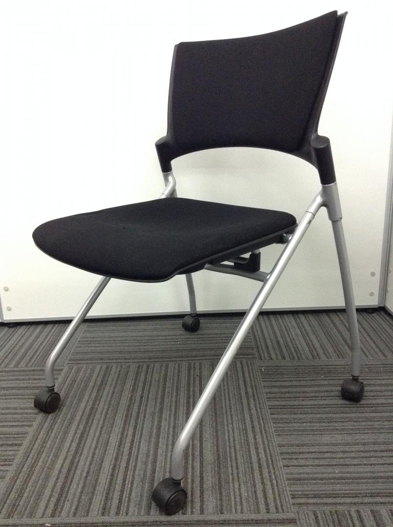 【イトーキ製】座面を跳ね上げて収納　人気のマノスチェア！
                        マノス
                                    中古
            