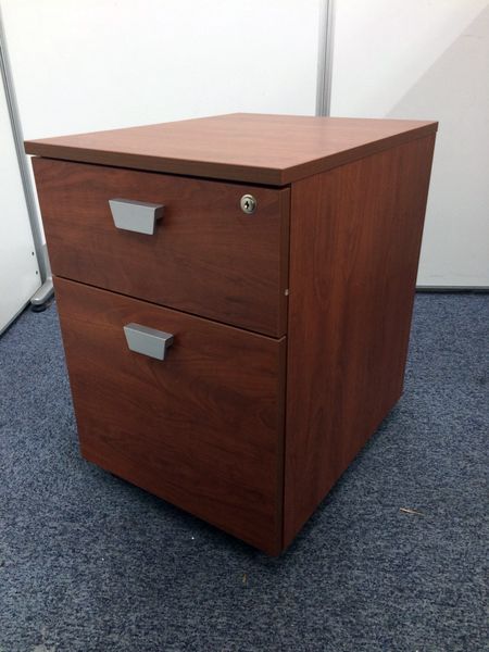 【役員用】2段ワゴン　お洒落で高級感の有るブラウン色
                        
                                    中古
            