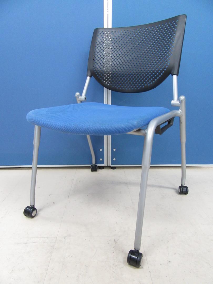 [人気シリーズが入荷!!]岡村製作所製 スタッキングチェア プロスタックシリーズ■垂直方向にスタック可能!!一番人気のブルー色です!!
                        プロスタック
                                    中古
            