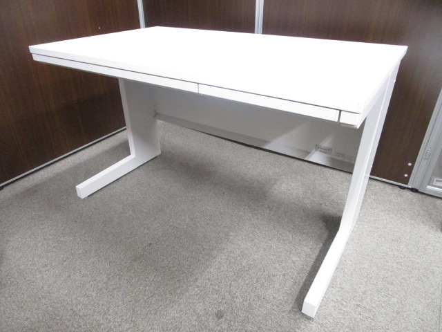 ★美品★2014年の新型★高さ720mmの足元広々タイプ！★ホワイトカラーで清潔感あふれるオフィス作りでＥＳ向上＆お客様に信頼されるオフィスに魅せられます！
                        スカエナ
                                    中古
            