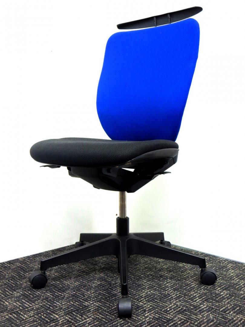 【大量在庫！】社員満足度向上チェア！大人気の色！
コートハンガー付き！体の負担が軽減されます！【中古オフィス家具】	
                        プラオチェア
                                    中古
            