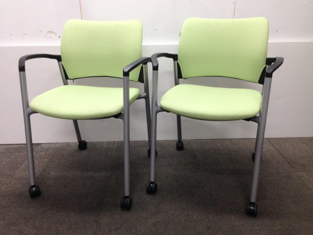 【セットならお得】オカムラ製キャスター付きスタキングチェア
                        
                                    中古
            