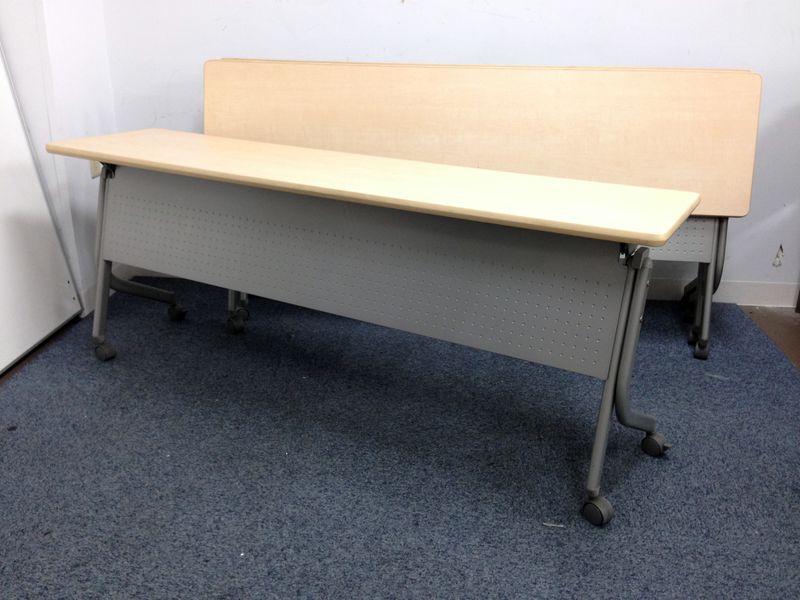 【限定1セット】コの字型の配置も可能なフラップテーブル3台セット商品！！
                        
                                    中古
            