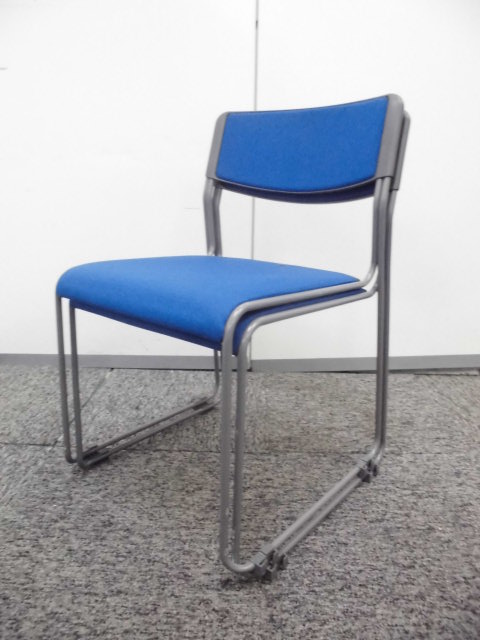 【セット商品】鮮やかブルーのスタッキングチェア2脚セット！
                        
                                    中古
            
