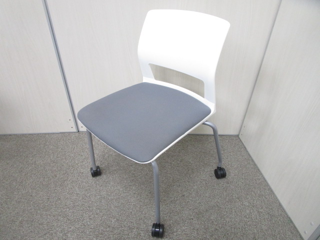 ★2013年製★美品★ホワイトの背もたれで清潔感の有る「160シリーズ」です！
                        
                                    中古
            