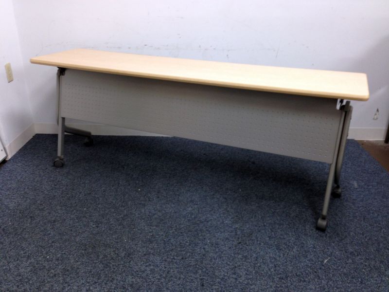 【人気のナチュラル色｜3台揃って入荷！】落ち着いた雰囲気の会議・セミナースペースに仕上げます！
                        ＳＰ型
                                    中古
            