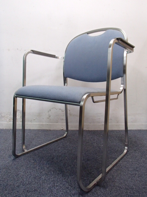 【10脚入荷！】オカムラ製｜スッタキングチェア｜肘付き｜会議や休憩室におすすめ
                        
                                    中古
            